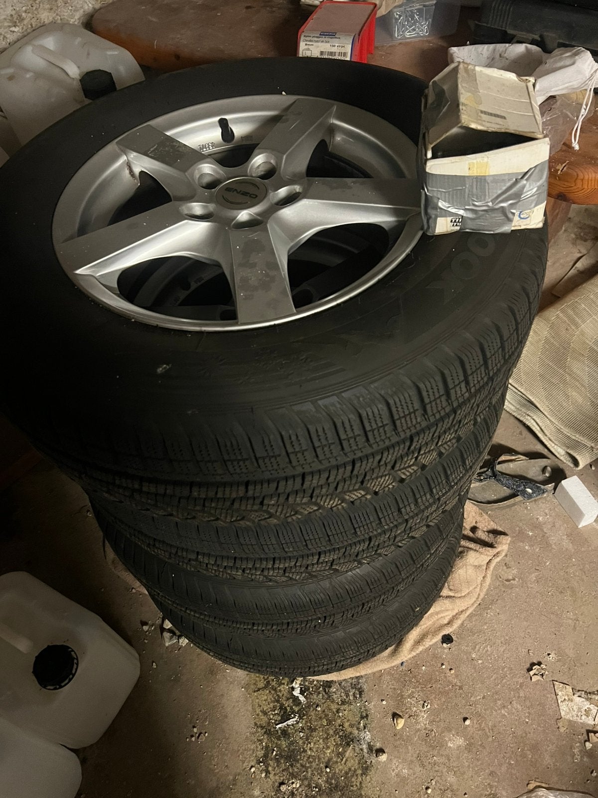 Toyota RAV Winterbanden en velgen, Ophalen, Zo goed als nieuw