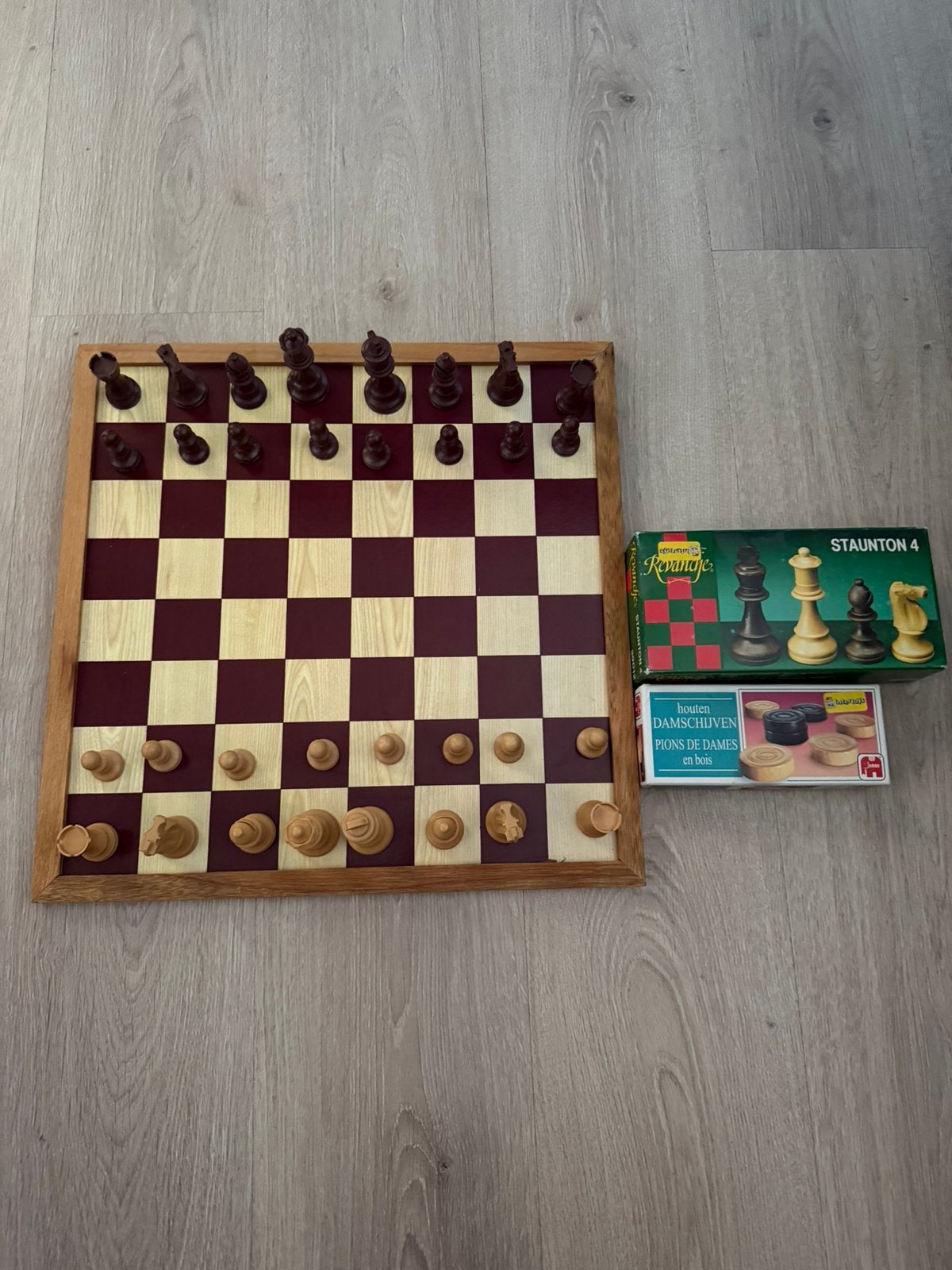Houten schaakspel-  Staunton schaakstukken houten damstenen, Ophalen of Verzenden, Zo goed als nieuw