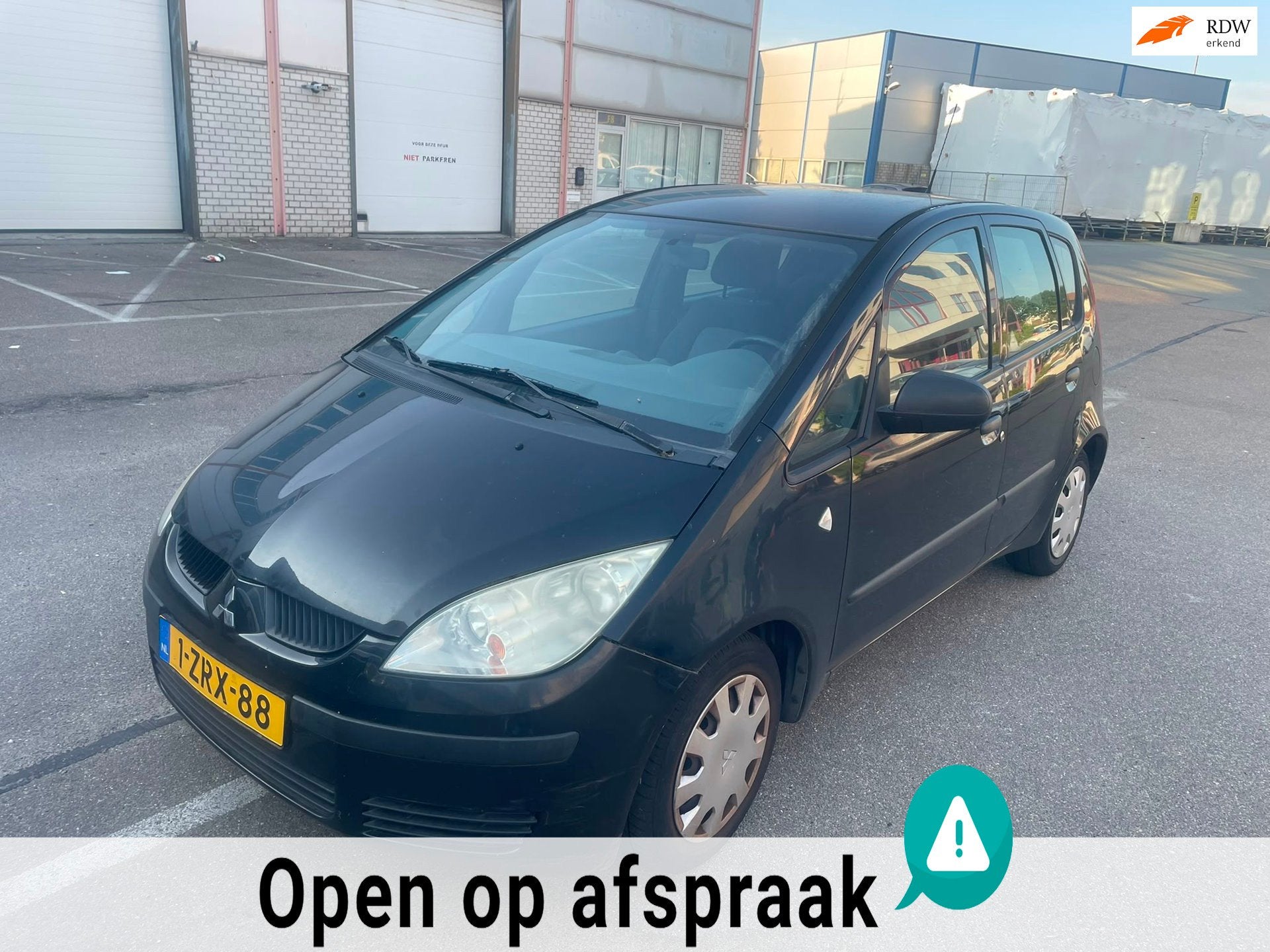 Mitsubishi Colt 1.1 5drs AIRCO APK MAART 2027 !, Auto's, Stof, Gebruikt, 31 €/maand, Bedrijf