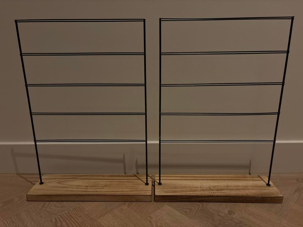 2x Oorbellen rekje met houten voet, Ophalen, Zo goed als nieuw