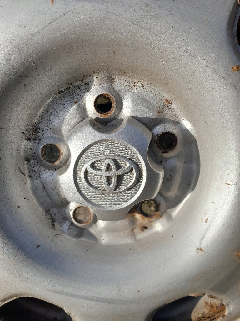 Foto 6 van NAAFDOPPEN - Origineel - TOYOTA RAV4 / FUNCRUISER - 4 Stuks