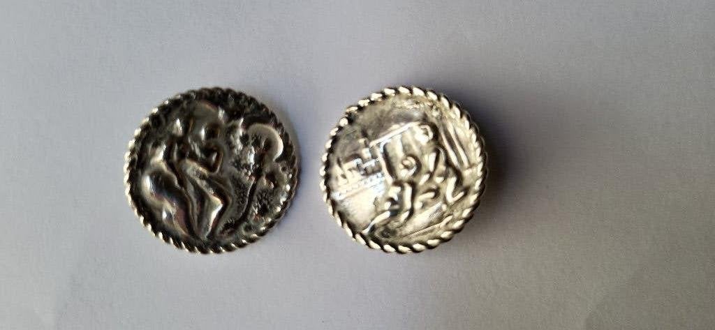 Antieke zilveren klederdracht knopen zeldzaam. 18e eeuw, Ophalen of Verzenden, Zilver, Overige typen