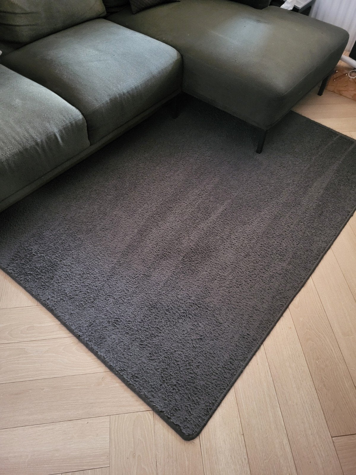 Donkergrijs laagpolig vloerkleed - 185x130 cm, Ophalen, Gebruikt, 100 tot 150 cm, 150 tot 200 cm