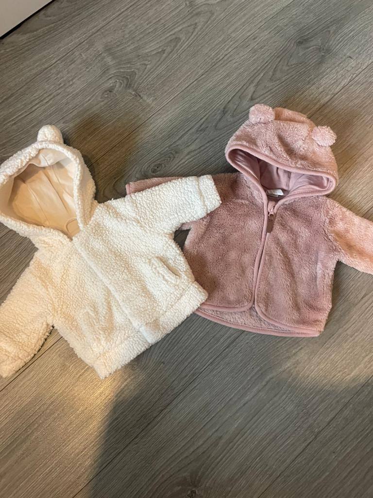 2 zachte babyjasjes ( h&m en prenatal ) maat 50, Ophalen of Verzenden, Zo goed als nieuw, Jongetje of Meisje, Jasje