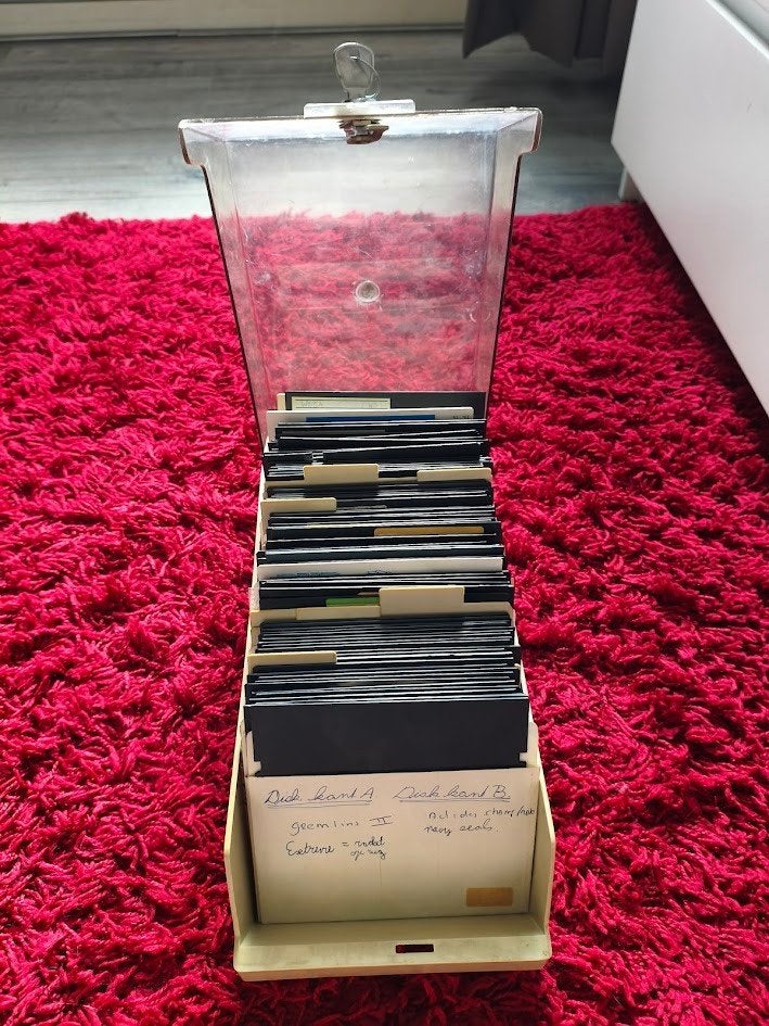 Retro floppy disk box met 76 diskettes ( 3,5 inch ), Computers en Software, Vintage Computers, Ophalen of Verzenden