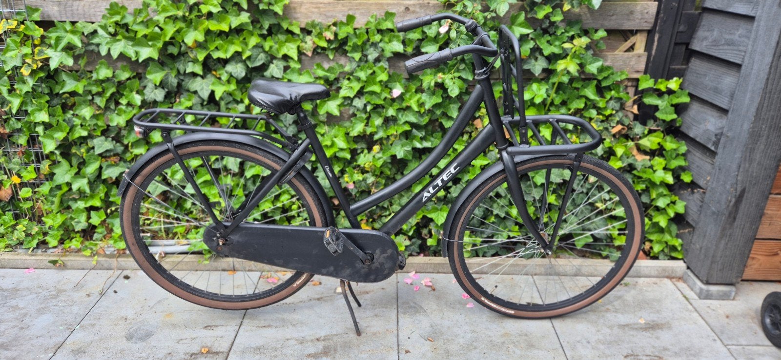 Altec Transportfiets omafiets Zwart - Zo goed als nieuw, Fietsen en Brommers, Fietsen | Dames | Damesfietsen, Terugtraprem, Zo goed als nieuw
