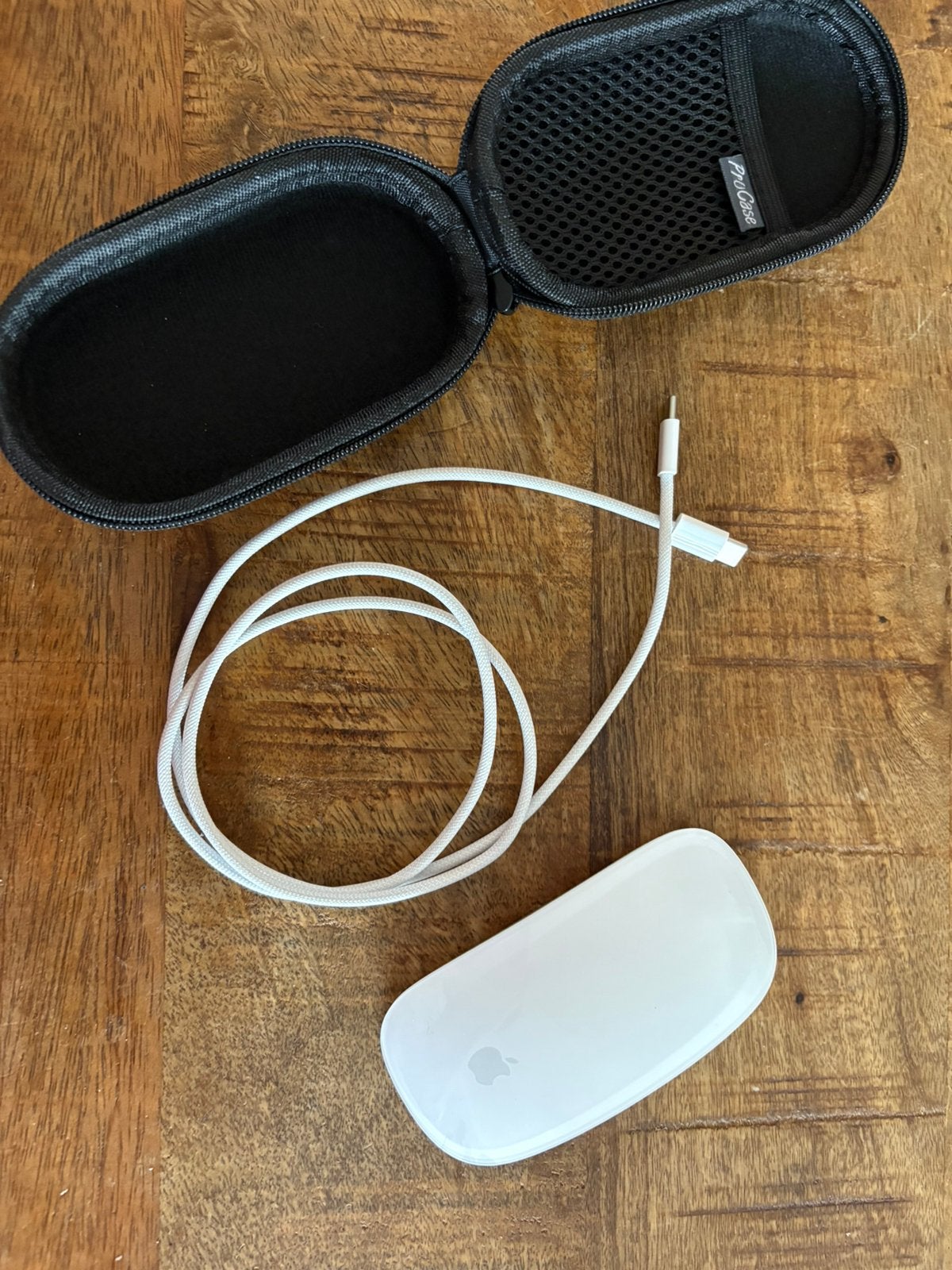 Apple magic mouse, Computers en Software, Ophalen of Verzenden, Zo goed als nieuw