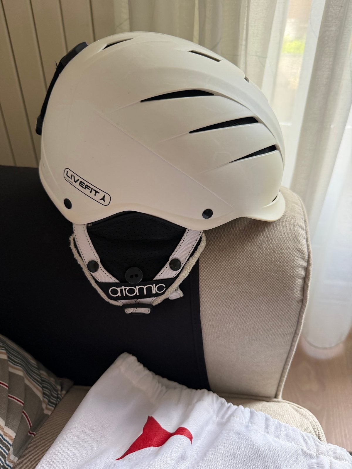 Atomic skihelm - Livefit - Zo goed als nieuw, Ophalen, Overige typen, Zo goed als nieuw, Atomic