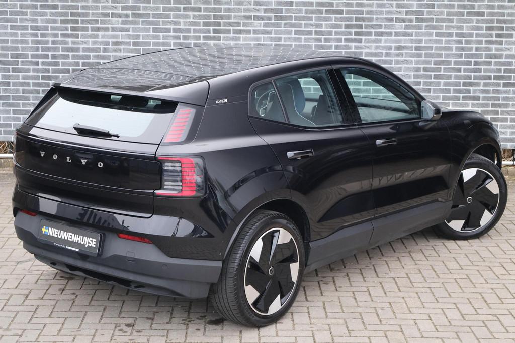 Volvo EX30 Single Motor Extended Range 69 kWh Ultra | Panora, Achterwielaandrijving, Gebruikt, Leder en Stof, Zwart