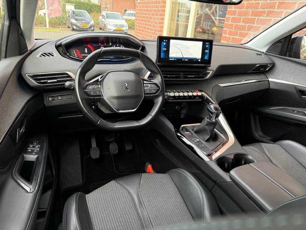 Peugeot 5008 1.2 PT 130 PK Allure 7P.Bns NIEUWE APK / TREKHA, Auto's, Gebruikt, 1199 cc, 1404 kg, Blauw