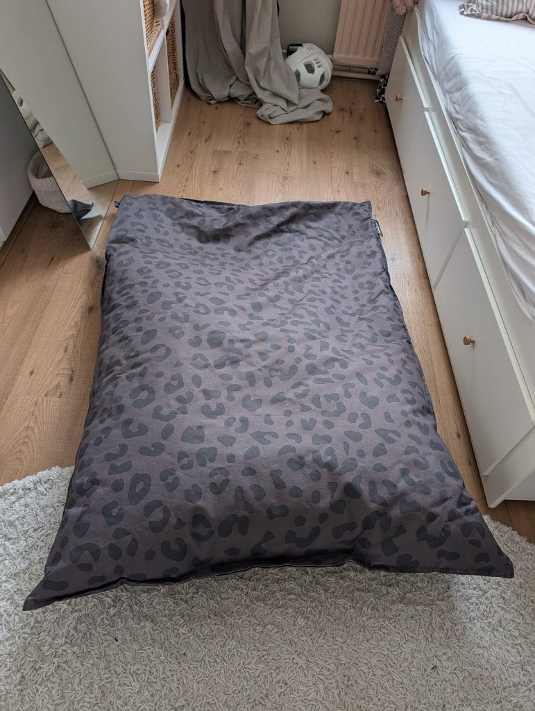 Leuke kleine zitzak, Huis en Inrichting, Ophalen, Zo goed als nieuw, Grijs, Zitzak