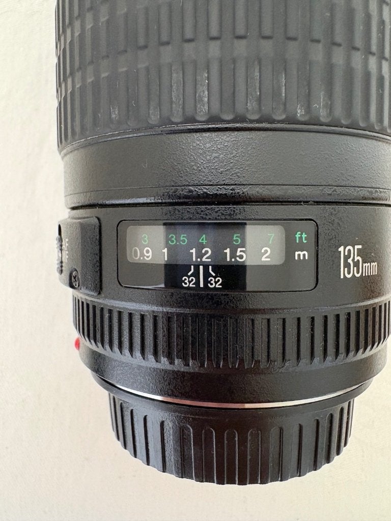 Foto 2 van Canon EF 135mm 1:2L USM