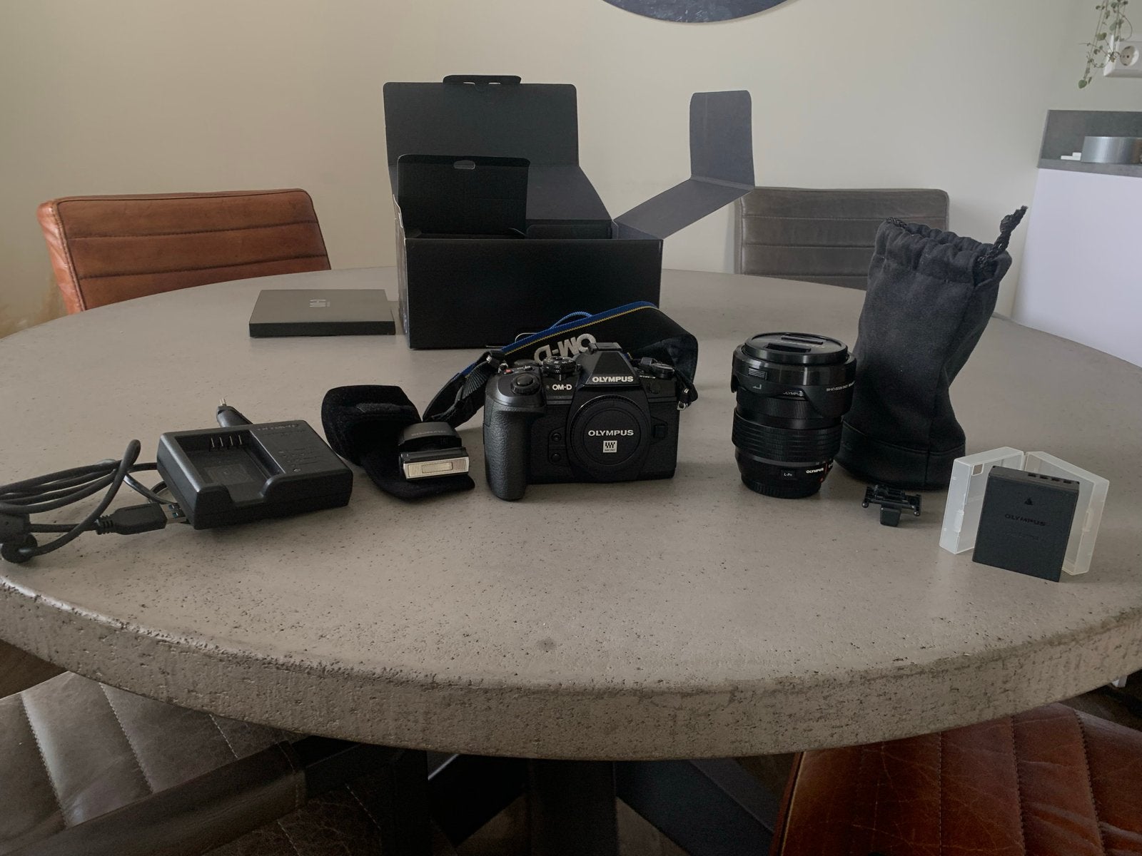 Olympus OM-D E-M1 Mark II Systeemcamera met lens, Ophalen, Overige typen, Beeldstabilisatie, Zo goed als nieuw