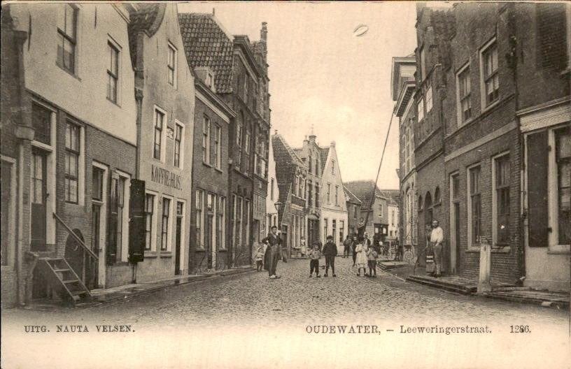 Oudewater - Leeweringerstraat - Straatzicht, Ophalen of Verzenden, Voor 1920, Ongelopen, Utrecht