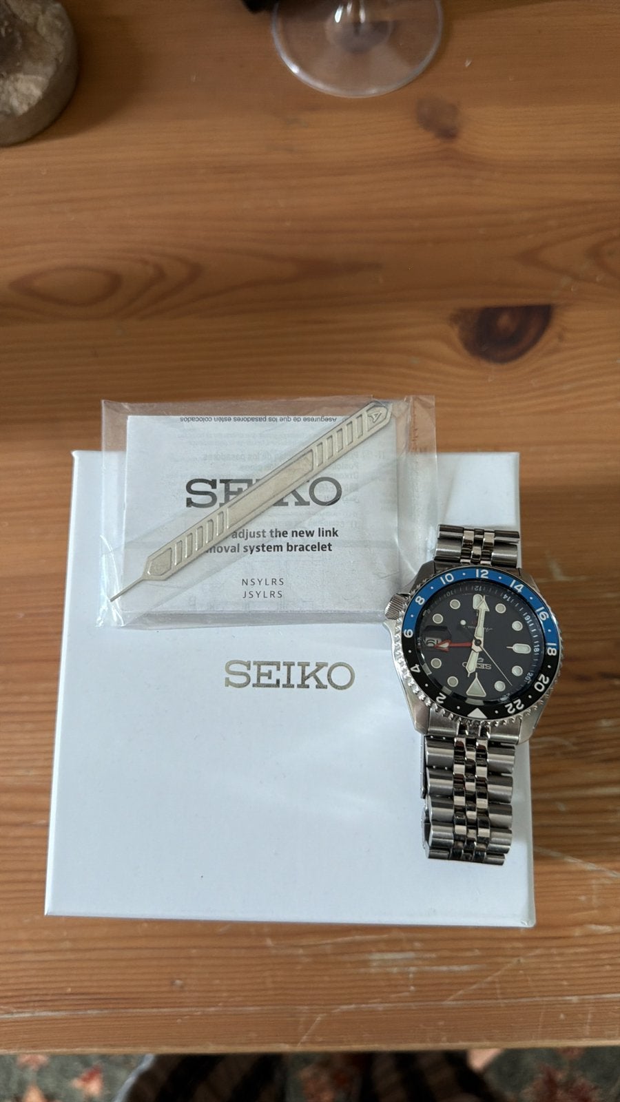 Seiko 5 Sports GMT SSK003 “Batman”  – compleet in doos, Staal, Polshorloge, Ophalen of Verzenden, Zo goed als nieuw