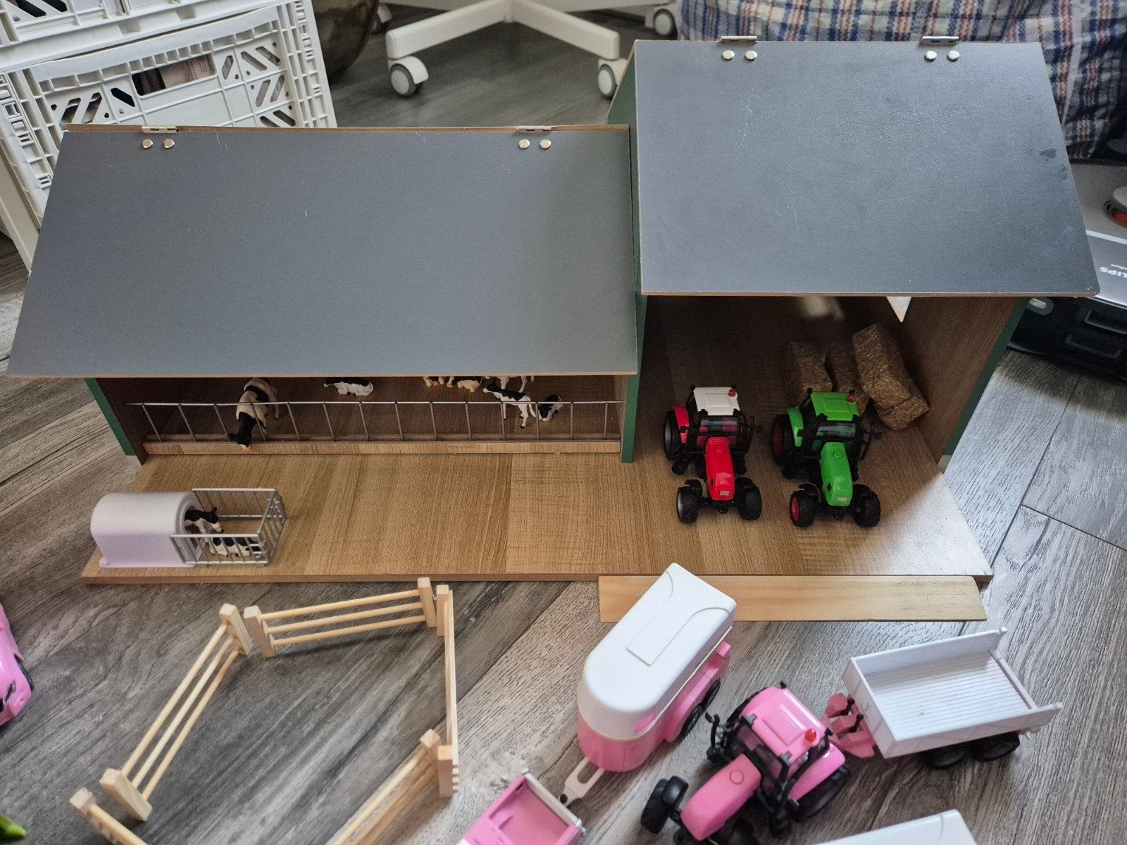 Kids Globe stal met landbouwloods, Ophalen, Gebruikt