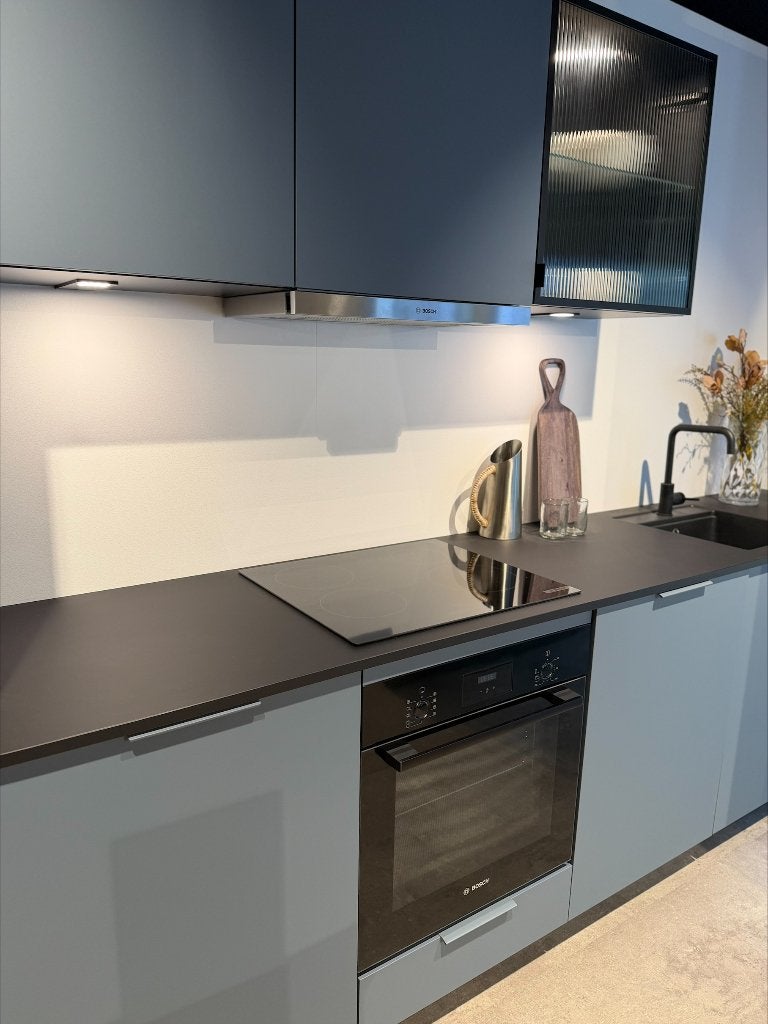 KVIK Bordo blue - Showroom keuken, Blauw, Nieuw, Enkelwandige keuken, Ophalen of Verzenden