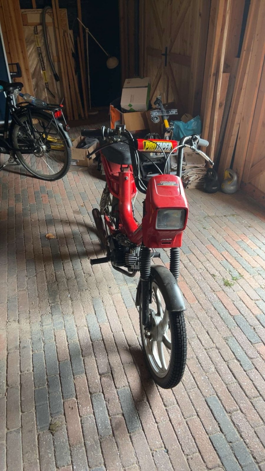 Tomos sport R - Rood -, Fietsen en Brommers, Ophalen of Verzenden, Gebruikt, Maximaal 25 km/u, Standard