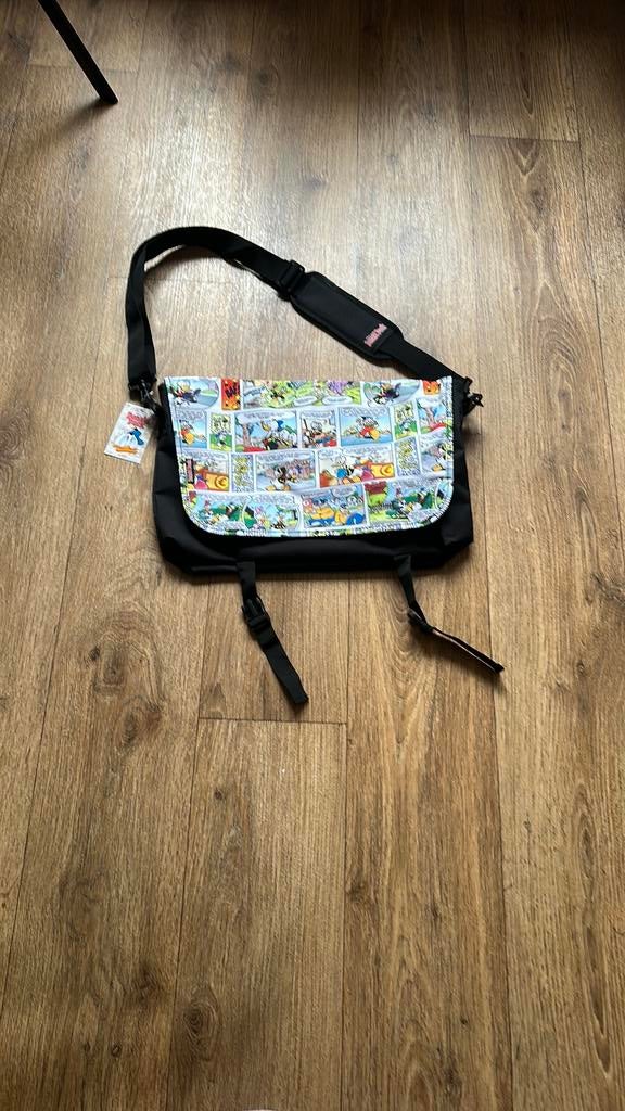 donald duck tas, Sieraden, Tassen en Uiterlijk, Zwart, Aktetas of Boekentas, Zo goed als nieuw, 30 tot 40 cm