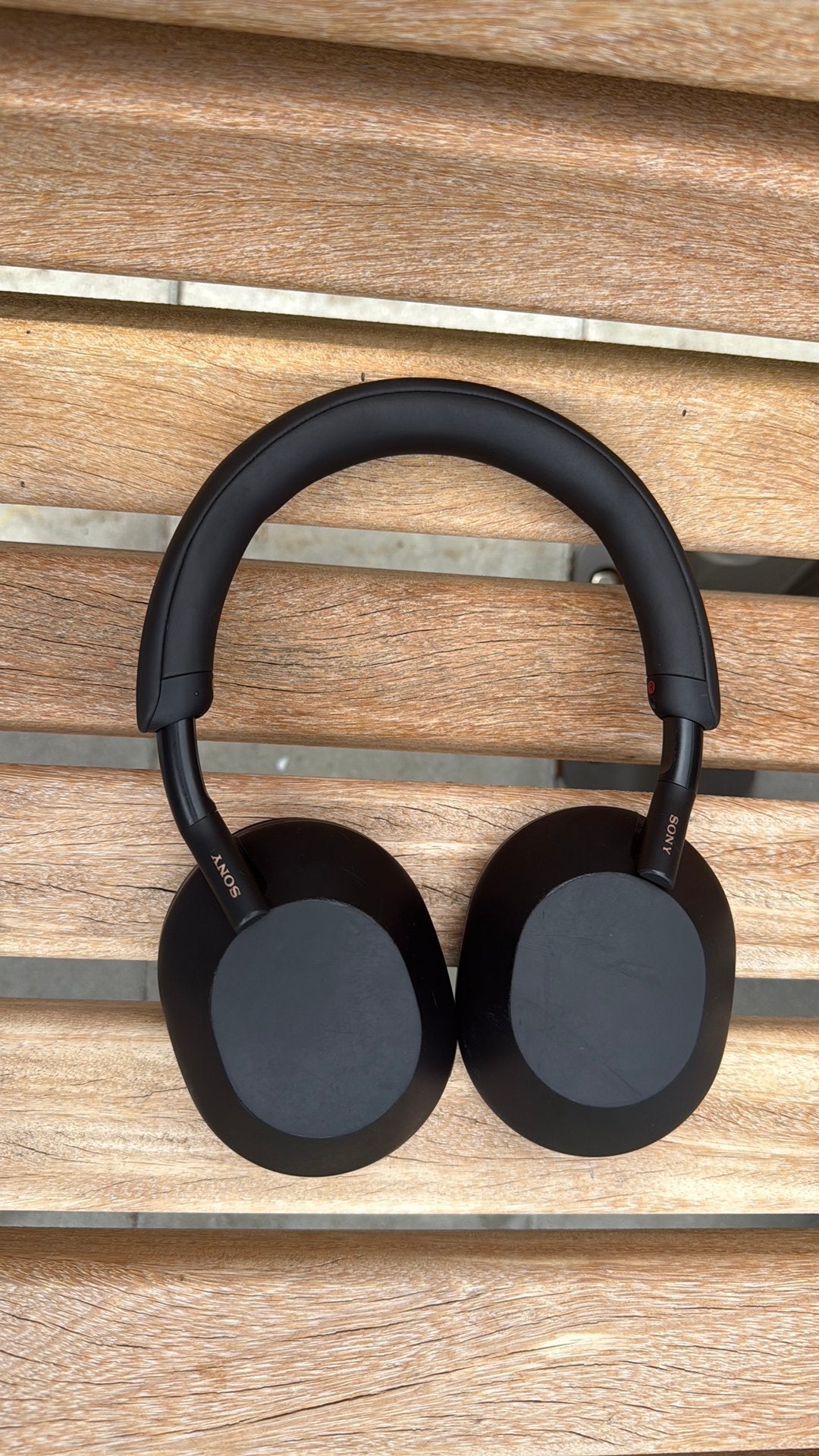 Sony WH-1000XM5 headset