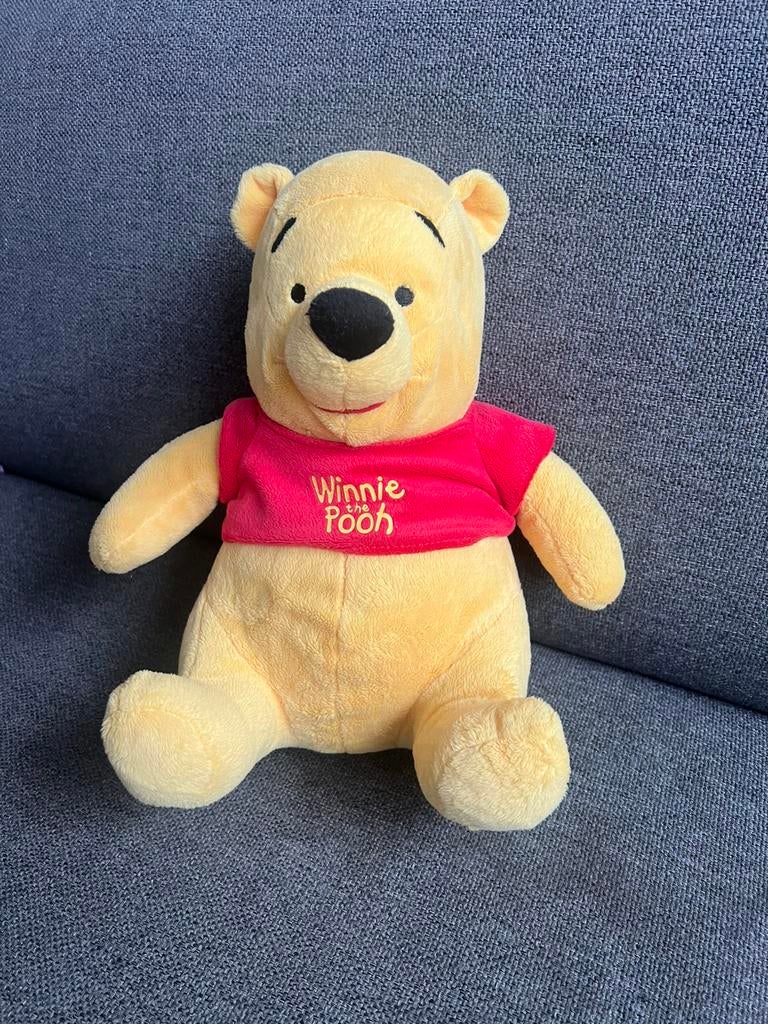 Winnie de Pooh knuffel 30 cm, Kinderen en Baby's, Speelgoed | Knuffels en Pluche, Ophalen of Verzenden, Zo goed als nieuw, Beer
