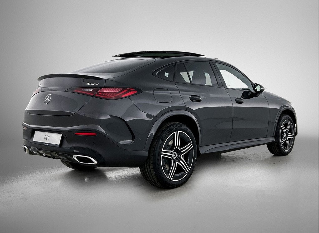Mercedes-Benz GLC Coupé 300e 4MATIC Business Solution AMG |, Auto's, Mercedes-Benz, Automaat, Zwart, Plug-in hybride, 313 pk