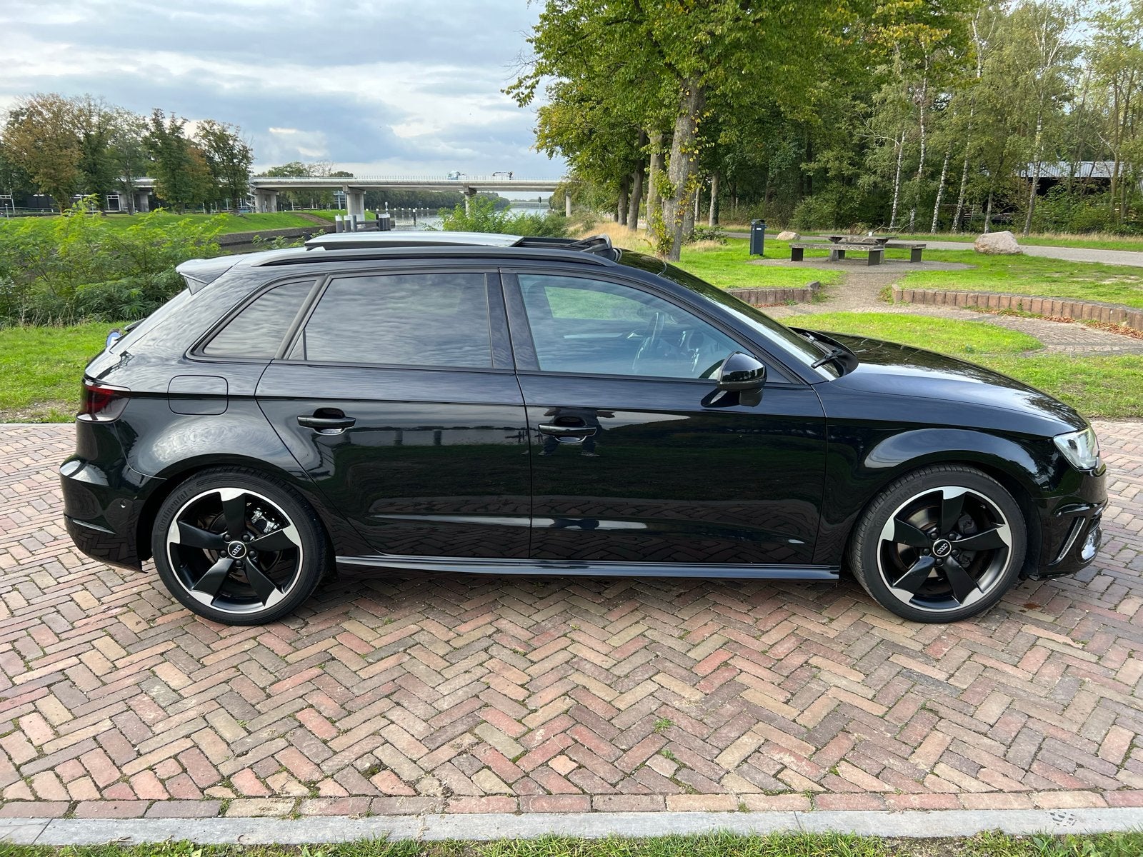 Audi A3 1.6 TDI 170pk 3x S line 2014, Auto's, Audi, Zwart, 4 cilinders, Zwart, Leder