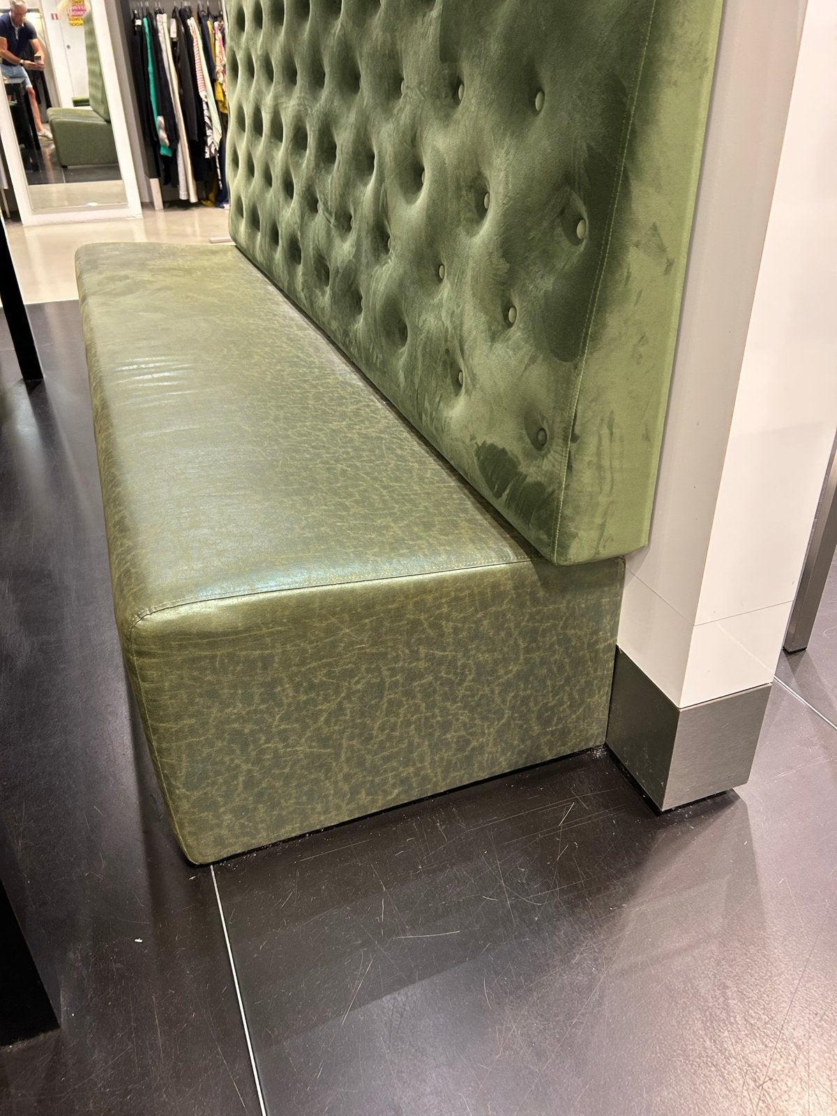 Luxe Groene eetkamer Bank met Gecapitonneerde Rugleuning, Ophalen, 250 tot 300 cm, Gebruikt, Minder dan 75 cm