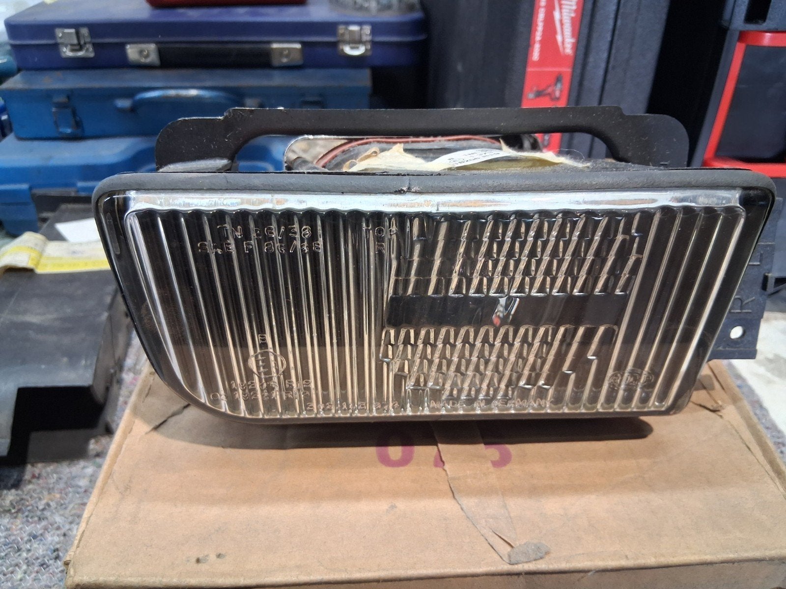 NOS Mistlamp Hella BMW E32 / E24, Ophalen of Verzenden, Nieuw, BMW