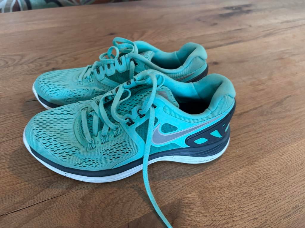 Nike hardloopschoenen - Maat 38, Ophalen of Verzenden, Gedragen, Overige kleuren, Sportschoenen