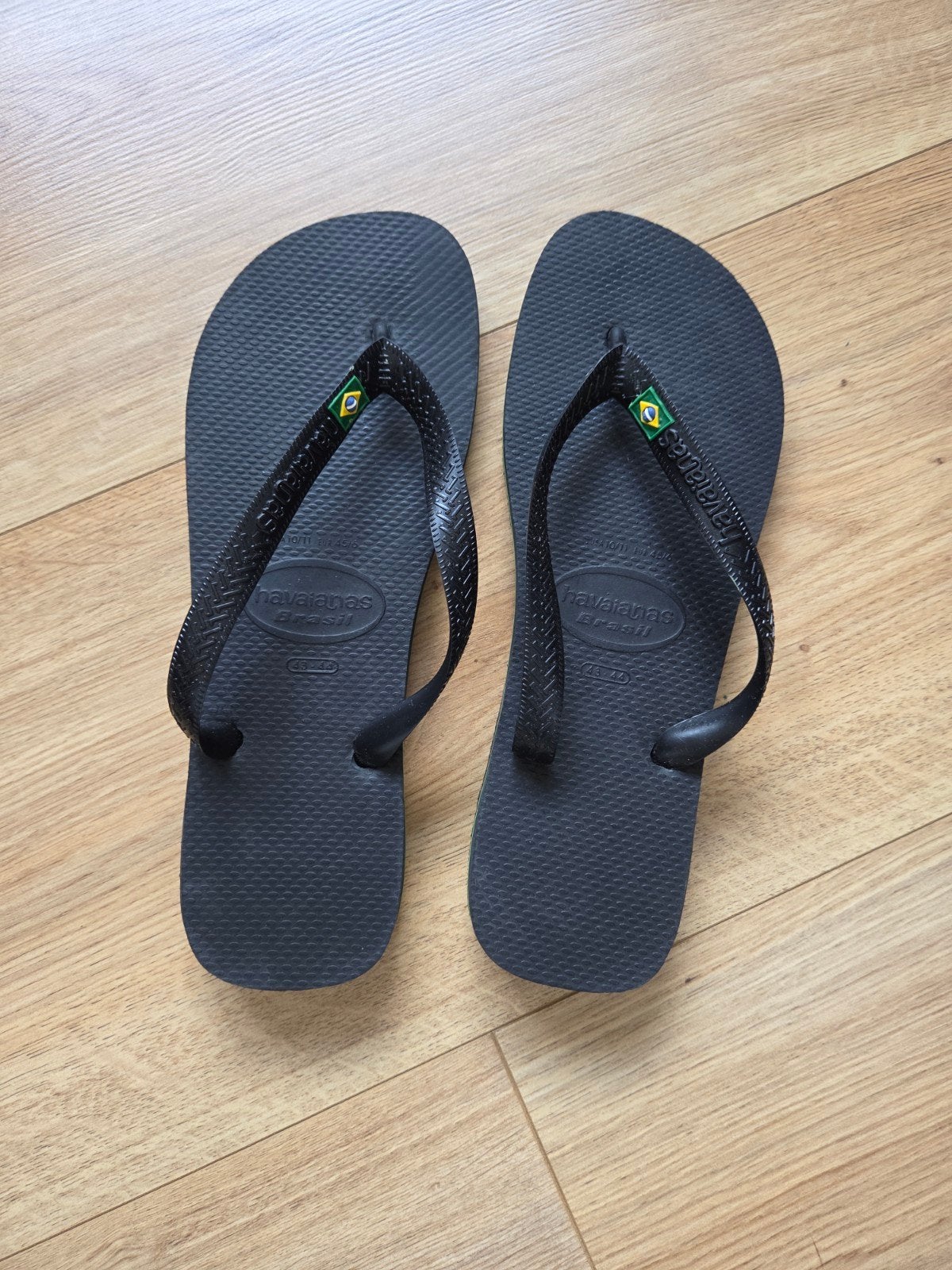 Teenslippers Havaianas, maat 43/44. Nooit gedragen, Slippers, Zwart, Nieuw, Ophalen of Verzenden