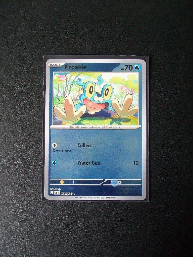 2615: Nieuwe Pokemon Kaart Holofoil FROAKIE HP 70 (020/086), Verzenden, Nieuw, Losse kaart, Foil