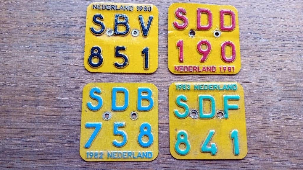 Brommer verzekeringsplaatjes, Ophalen of Verzenden, Gebruikt