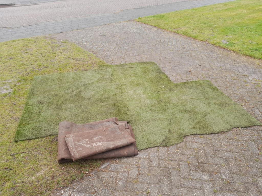 Kunstgras, Ophalen, Gebruikt, Minder dan 10 m²