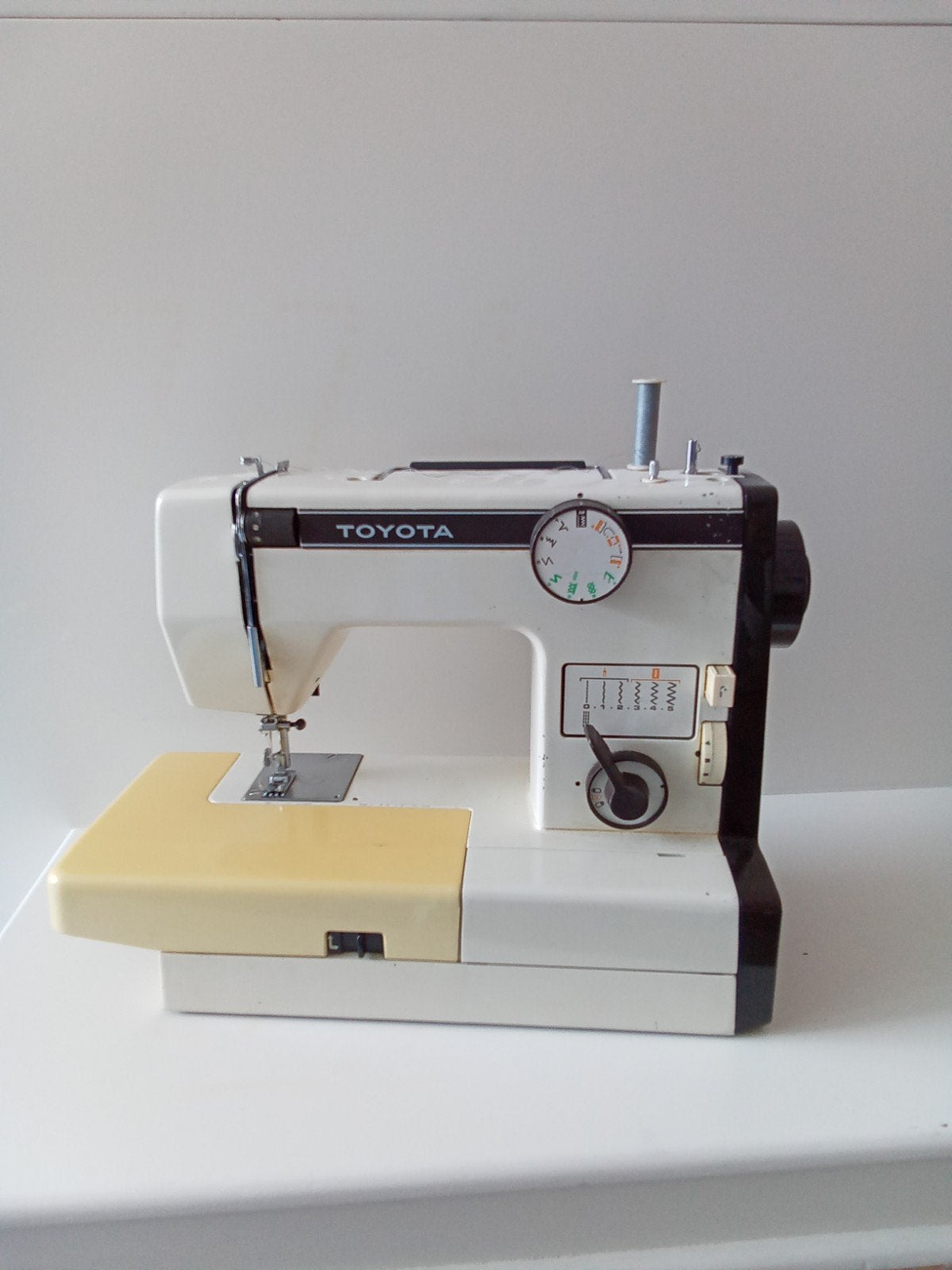 Toyota Naaimachine - Vintage Model, Ophalen of Verzenden, Gebruikt, Naaimachine, Overige merken