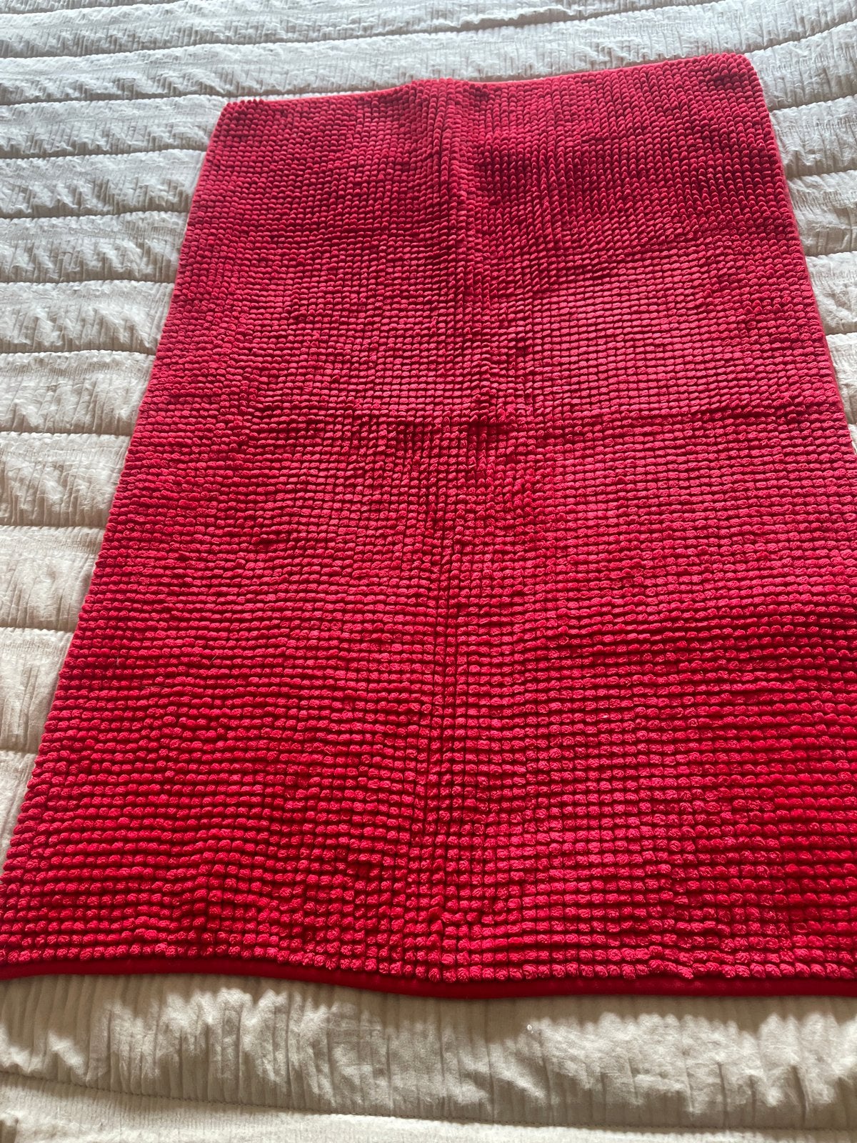 Rode badmat 60x90 cm - enkel gewassen, Ophalen of Verzenden, Zo goed als nieuw, Rood, Badmat