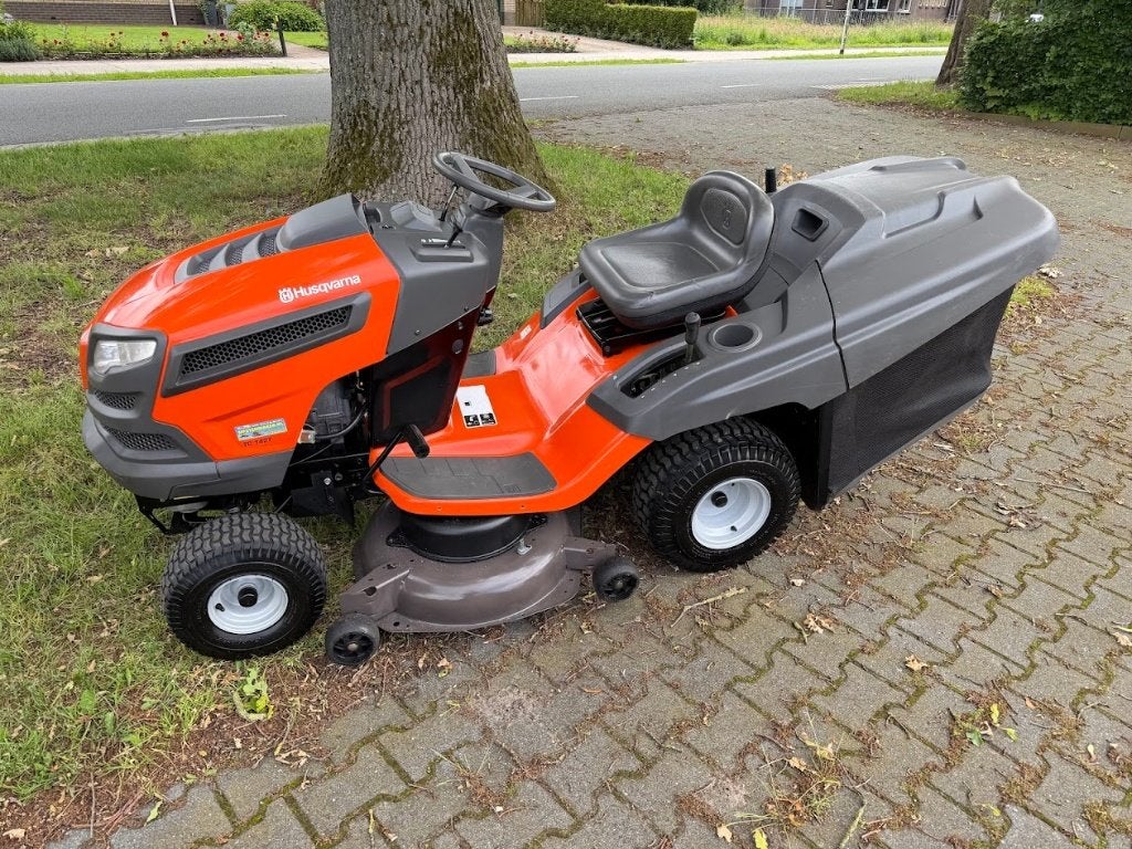 husqvarna TC 142T  zitmaaier achtervanger 2 cylinder, Ophalen, Gebruikt, Opvangbak, 90 tot 120 cm