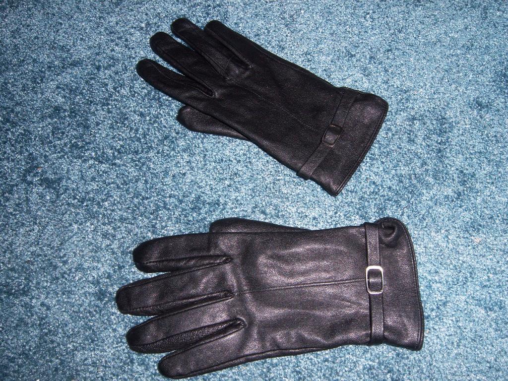 > > Nepleren zwarte handschoenen z.g.a.n. maat M < <, Ophalen of Verzenden, Zo goed als nieuw, Maat 38/40 (M), Handschoenen
