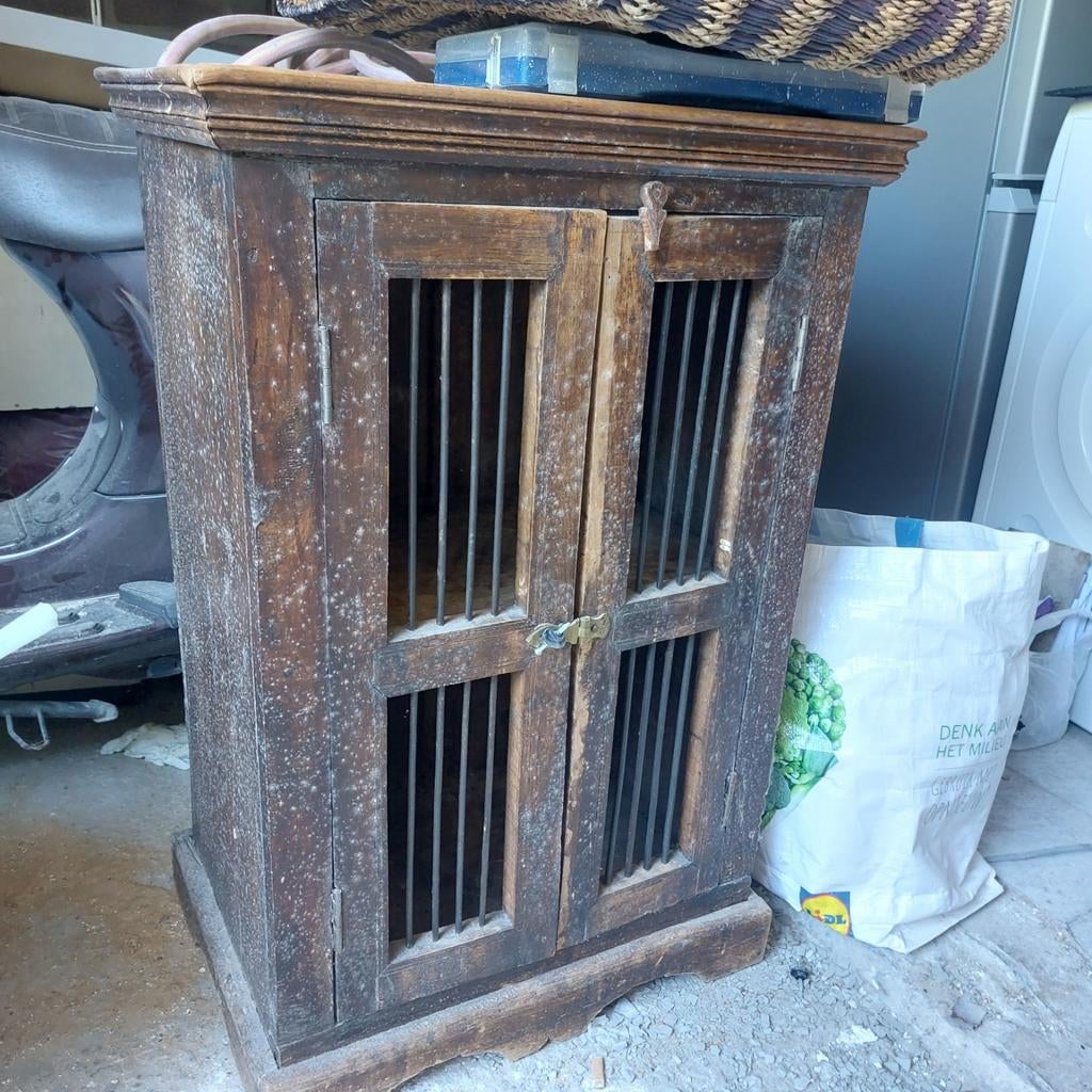 Vintage houten kastje met spijlen deuren, Ophalen of Verzenden, Gebruikt