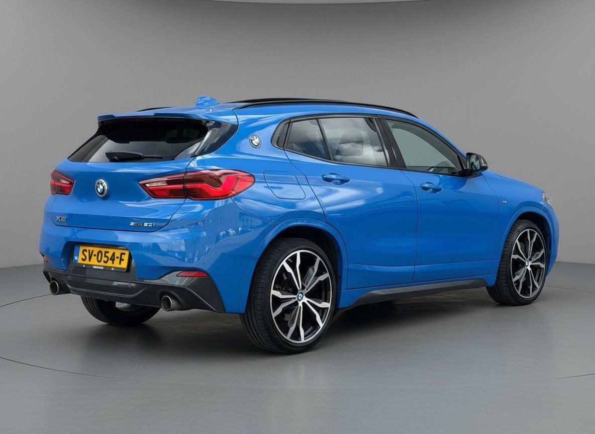 BMW X2 SDrive20i High Executive|M-sport|Pano|HUD|Trekhaak|St, Auto's, BMW, X2, Bedrijf, SUV of Terreinwagen, 84 €/maand