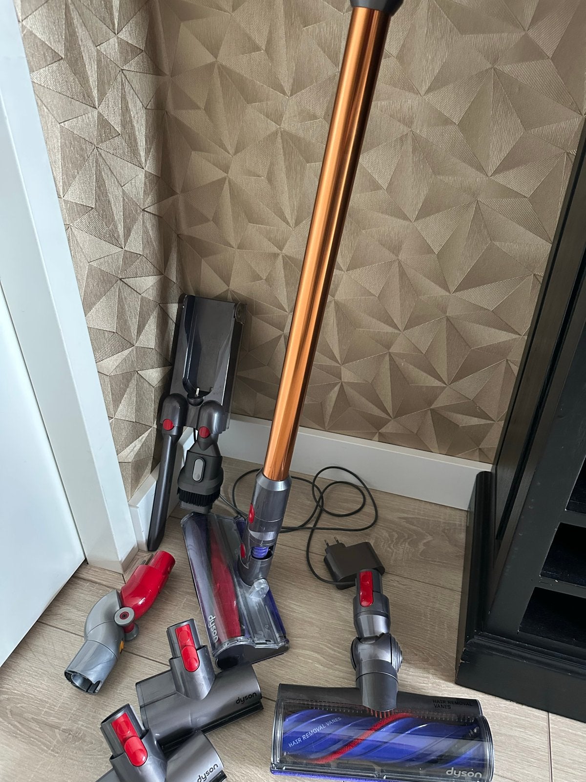 Dyson V10 Steelstofzuiger, Ophalen, Draadloos, Zo goed als nieuw, Dyson