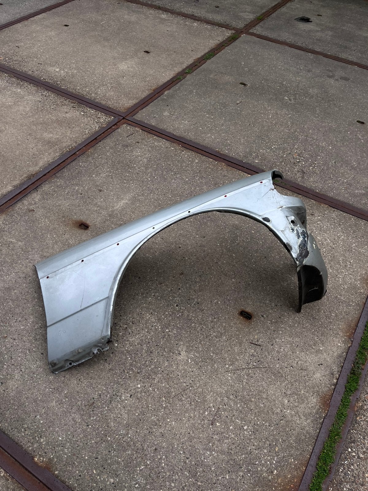 Origineel Mercedes sedan w123 spatbord voorscherm rechts, Ophalen, Gebruikt, Mercedes-Benz, Rechts