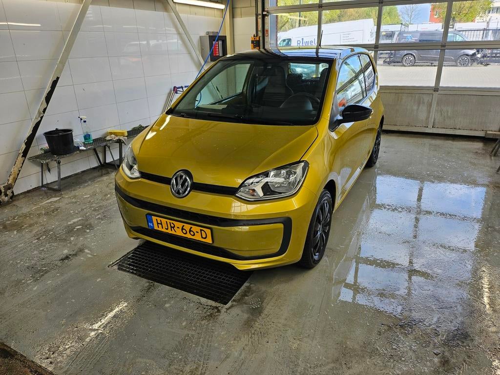 Volkswagen up! helemaal in orde 1.0 44KW 3-DRS 2017 Geel, Voorwielaandrijving, 4 stoelen, Geel, 24 km/l