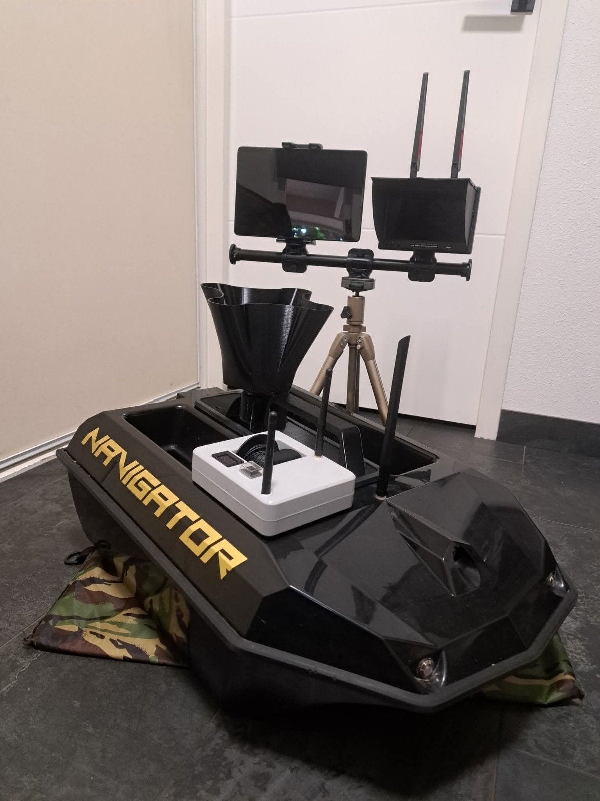 Voerboot verhuur Navigator met Ray5pro  Gps, Watersport en Boten, Hengelsport | Karpervissen, Ophalen, Zo goed als nieuw, Overige typen