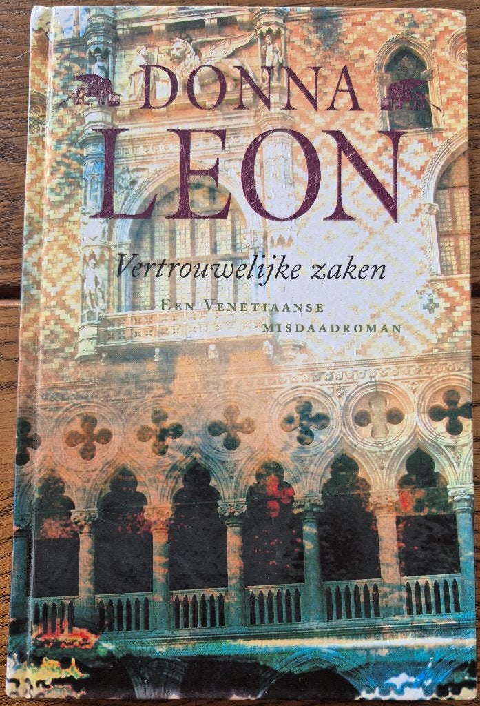 Boek Vertrouwelijke zaken van Donna Leon, Boeken, Ophalen of Verzenden, Gelezen, Donna Leon