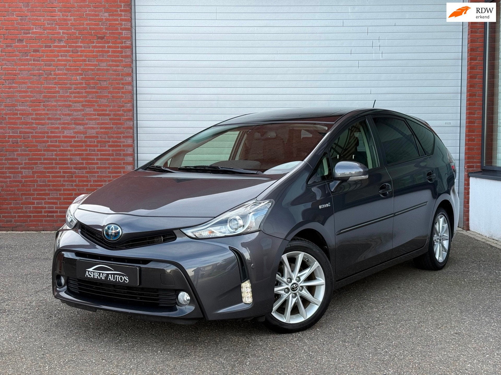 Toyota Prius Wagon 1.8 Dynamic | 7 SEATS| PANO| LEER| NEW AP, Auto's, Dealer onderhouden, 4 cilinders, 7 stoelen, 23 km/l