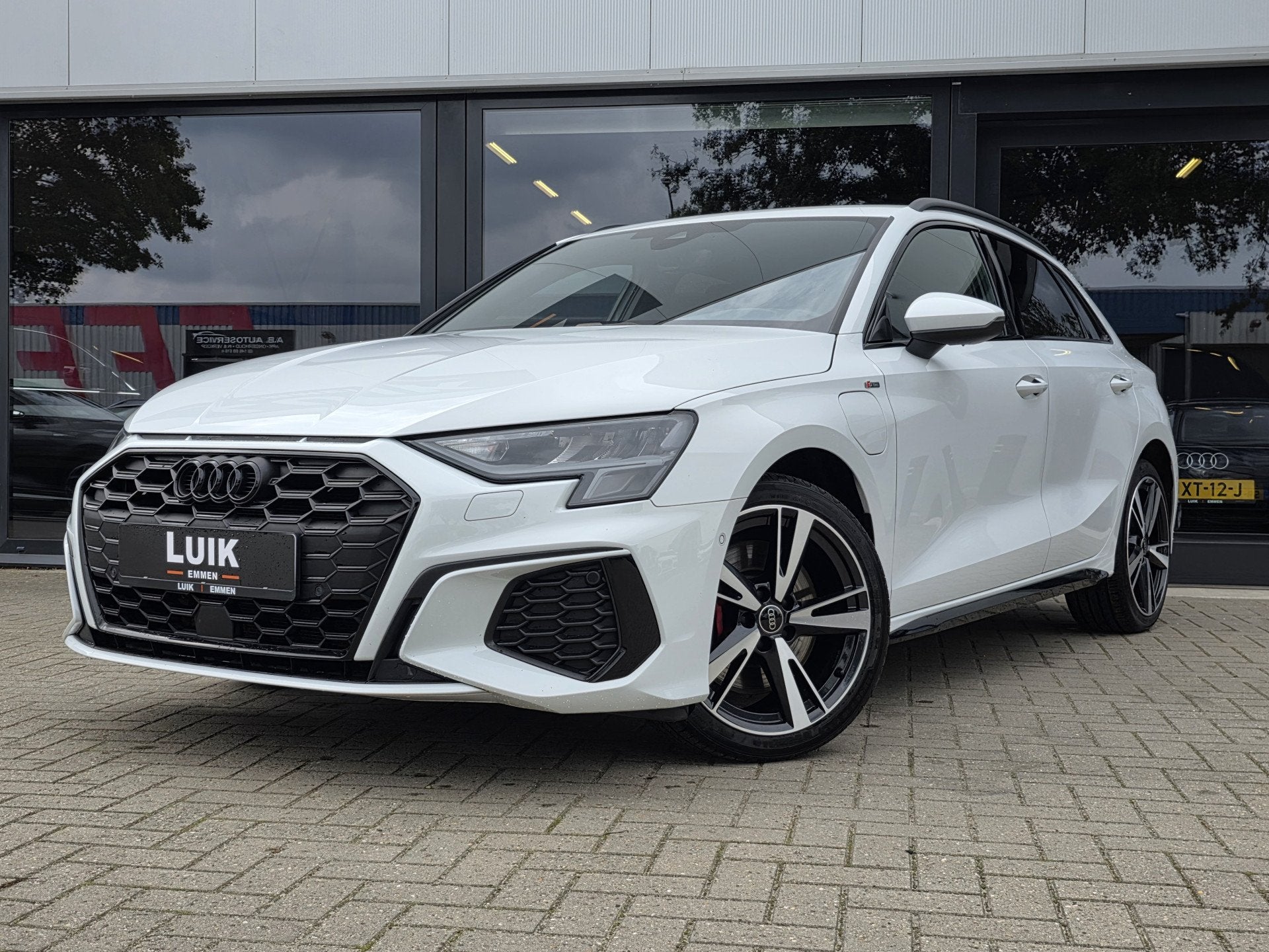 Audi A3 Sportback 45 TFSI e S edition Competition + 3x S-LIN, Gebruikt, Zwart, Wit, Hybride Elektrisch/Benzine