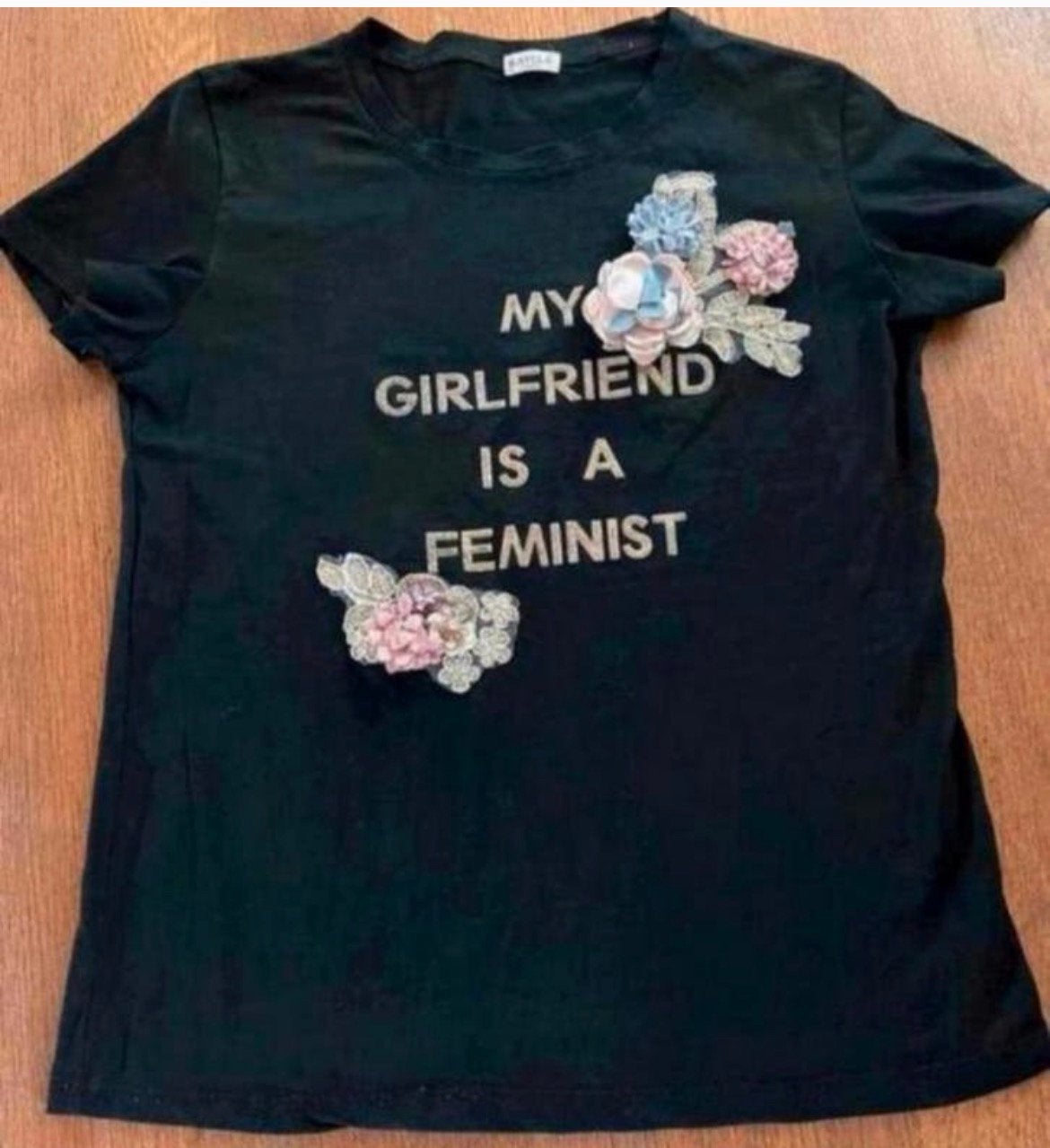 Zwart T-shirt met bloemen maat M, Maat 38/40 (M), Zwart, Ophalen of Verzenden, Zo goed als nieuw