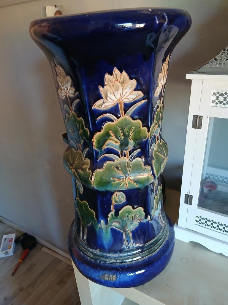 Grote blauwe bloempot met lotus reliëf, Ophalen of Verzenden