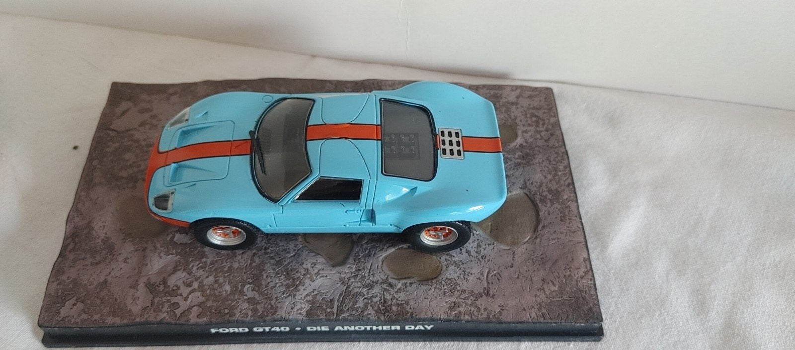 James bond Collection 1:43 ford GT40, Hobby en Vrije tijd, Modelauto's | 1:43, Verzenden, Zo goed als nieuw, Auto, Overige merken